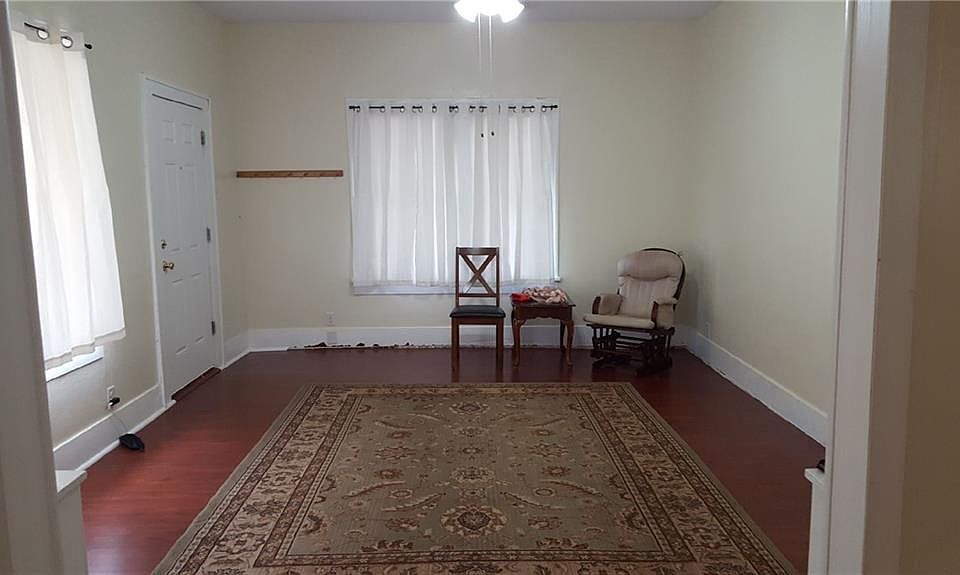 1st image of 625 W Richard Ave
