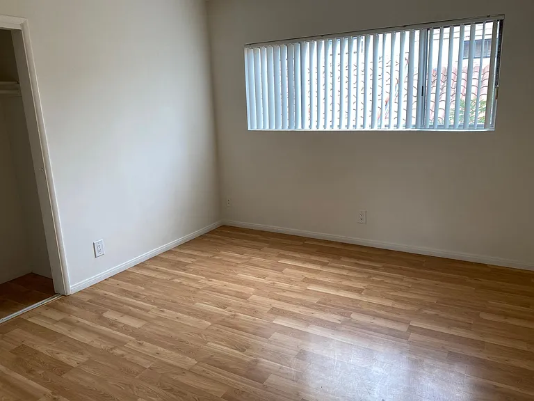 1728 Montana Ave #19 — Photo 7
