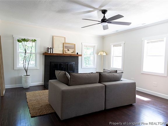 3rd image of 301 Brainerd Ave