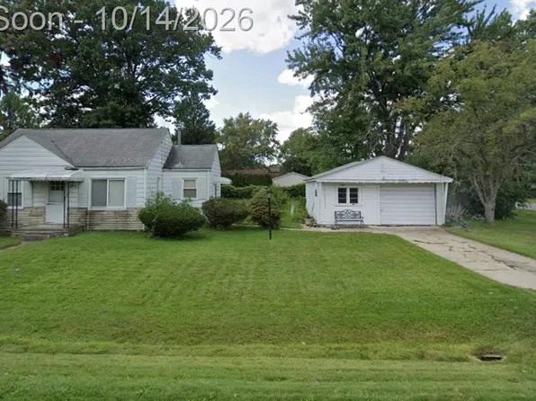 8911 Elmhurst Ave, Plymouth, MI 48170