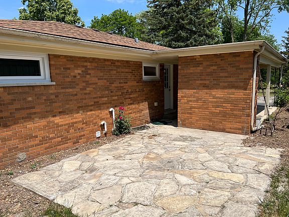 2nd image of 814 9th Ave