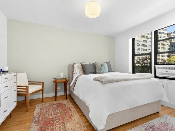 30 East 9th Street image 5 of 10