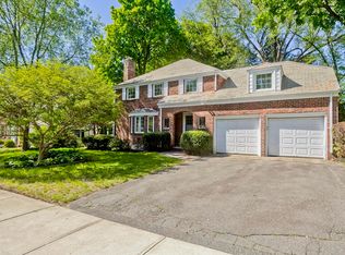 108 Pleasantview Ave, Longmeadow, MA 01106