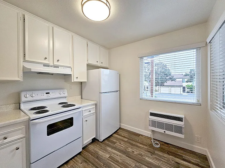 Lake Meadows Apartments — Photo 50
