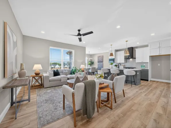 519 Wheatfield Cir, Ofallon, MO 63385