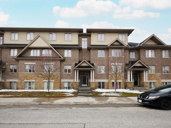 168 Hornchurch Ln #E, Ottawa, ON K2J 2T3