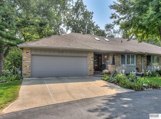 11125 Woolworth Plz, Omaha, NE 68144