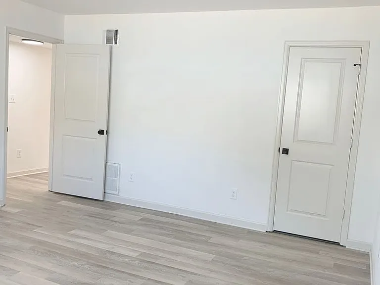 BlueBird Apartments — Photo 35