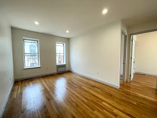 Rented by R New York | media 23