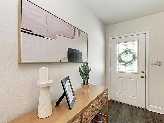 3rd image of 3318 W Pearl Ave