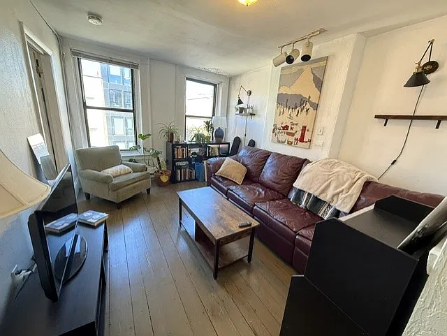 2 bed, $2,600 — Photo 2
