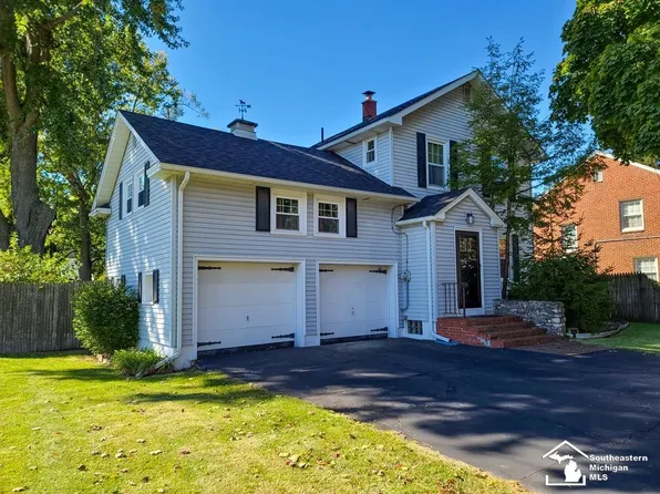 5939 Elmwood Dr, Monroe, MI 48161