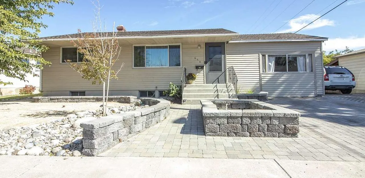650 Lester Ave photo 1