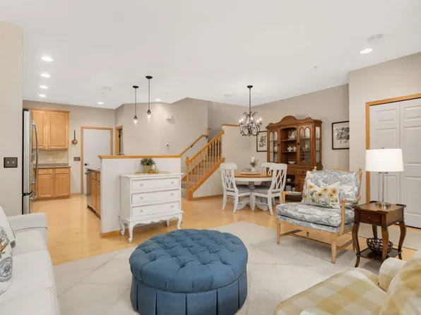 6714 Narcissus Ln N, Maple Grove, MN 55311