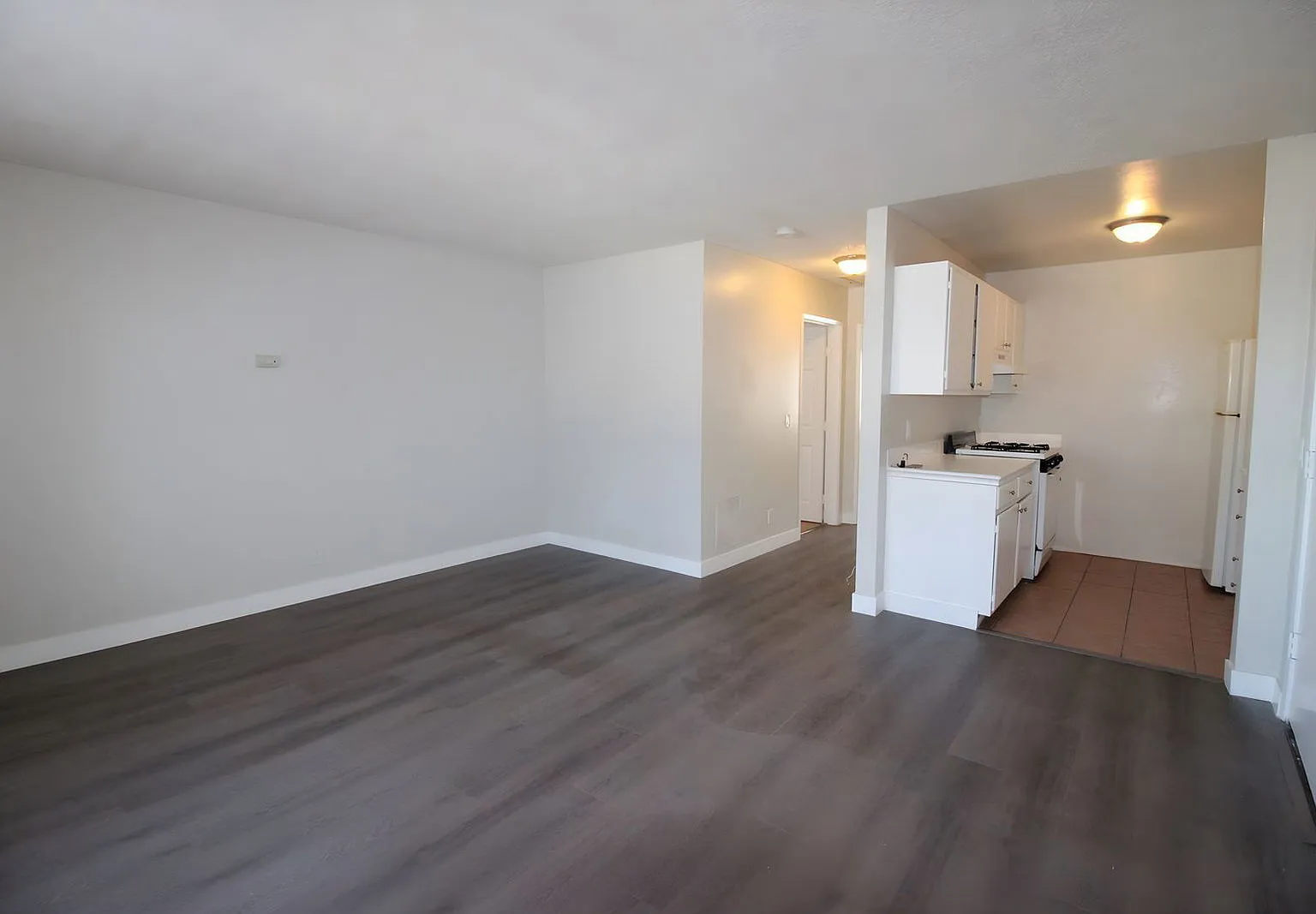 1 bed, 1.0 bath, $2,289 — Photo 2