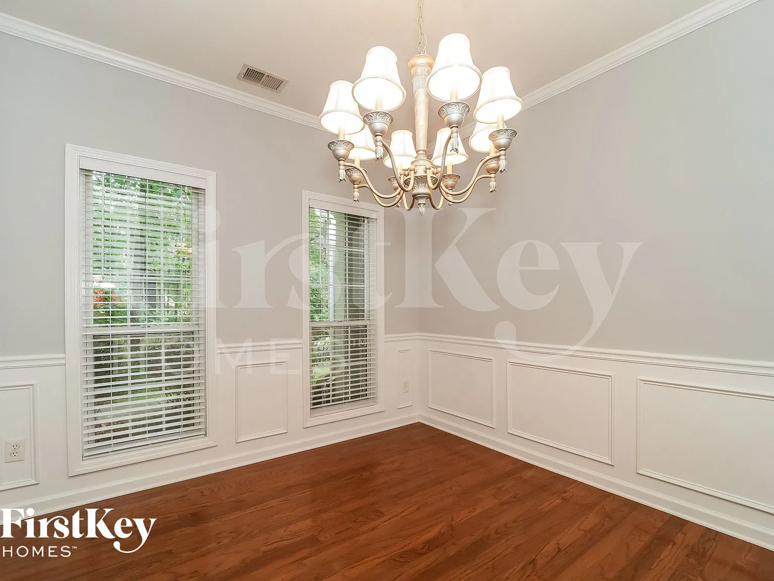4 bed, 2.5 bath, 2584 sqft, $2,755 — Photo 4