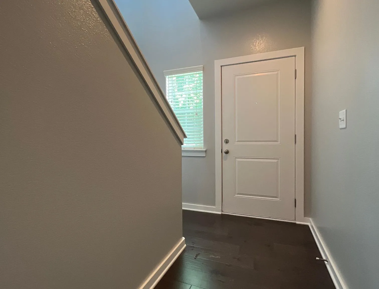 3 bed, 2.5 bath, 1350 sqft, $1,650 — Photo 2