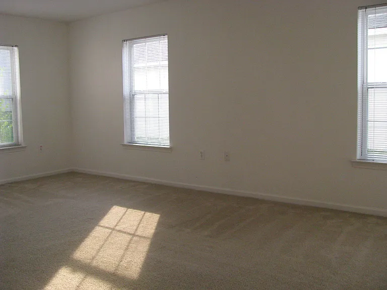 2652 S Knightsbridge Cir — Photo 7