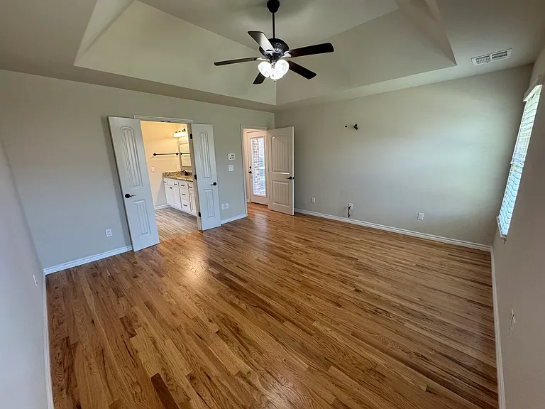912 W Fargo St — Photo 17