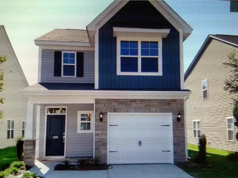 225 Chestnut Oak Ln