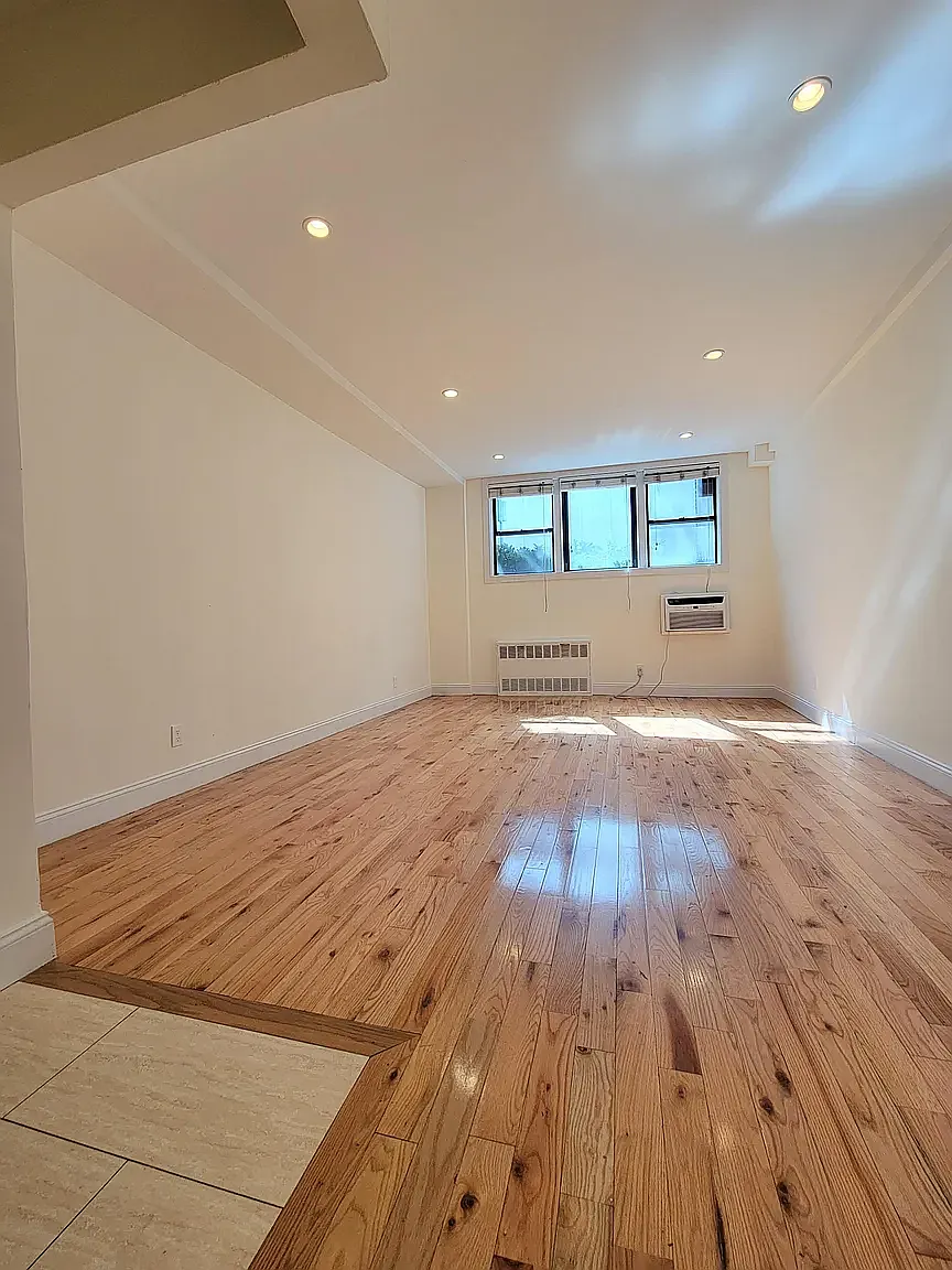 205 West 13th Street — Photo 2