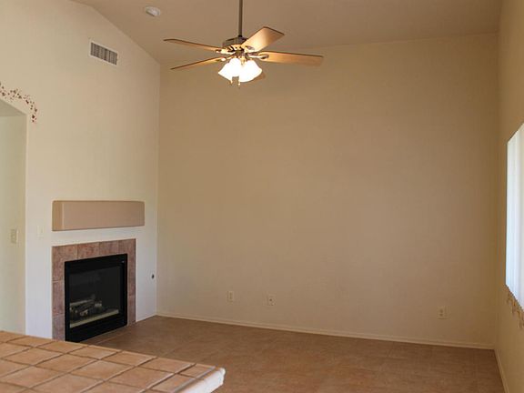 3rd image of 2819 W Medallion Dr