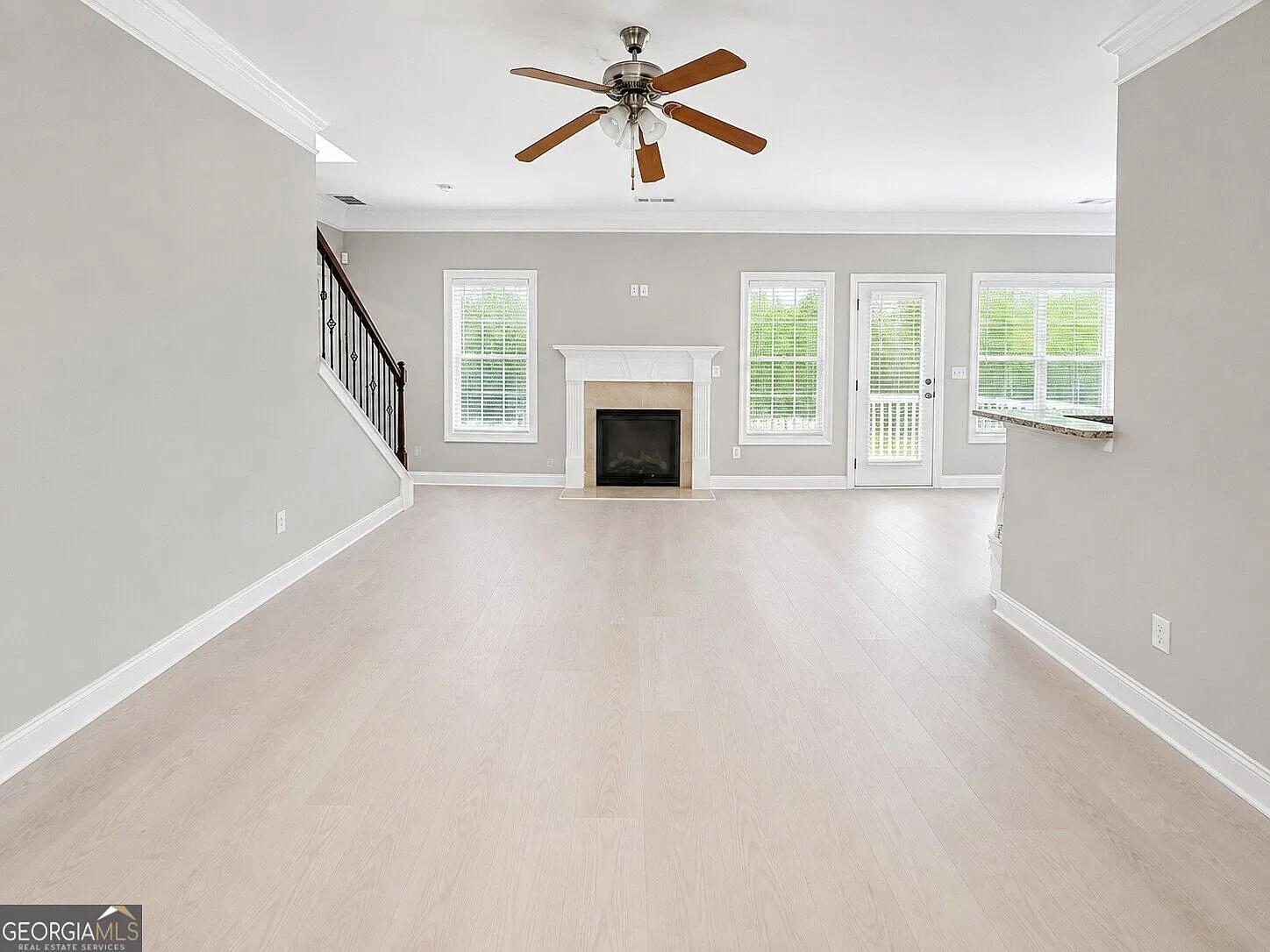 5 bed, 4.0 bath, 2800 sqft, $2,900 — Photo 3