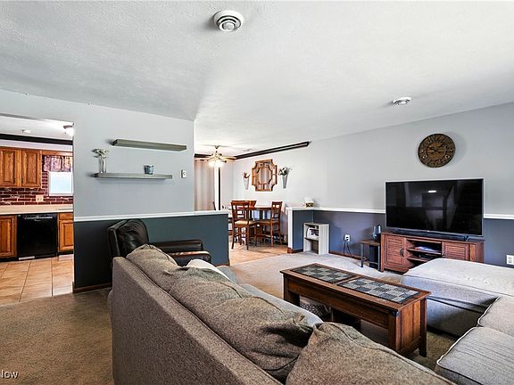 4th image of 721 Carol Ln