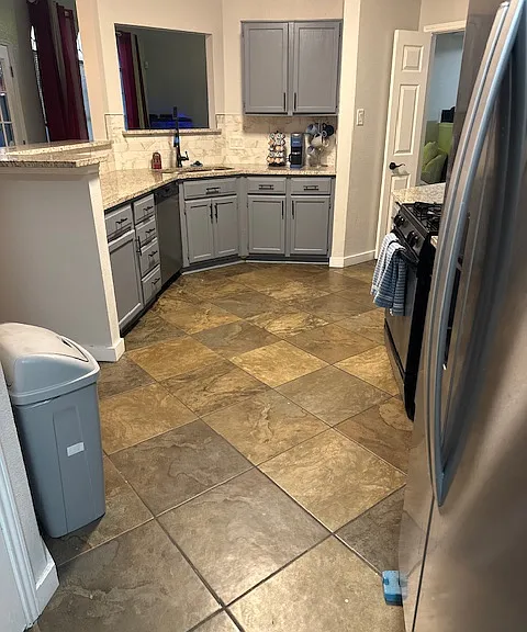 813 McComb Ln — Photo 3