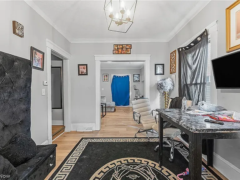9615 Larnder Ave — Photo 3