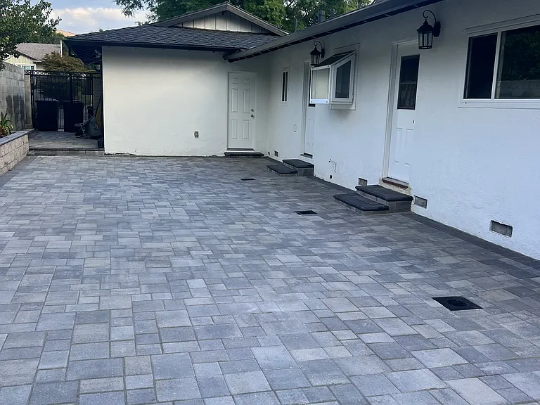 205 N Hacienda Ave — Photo 2