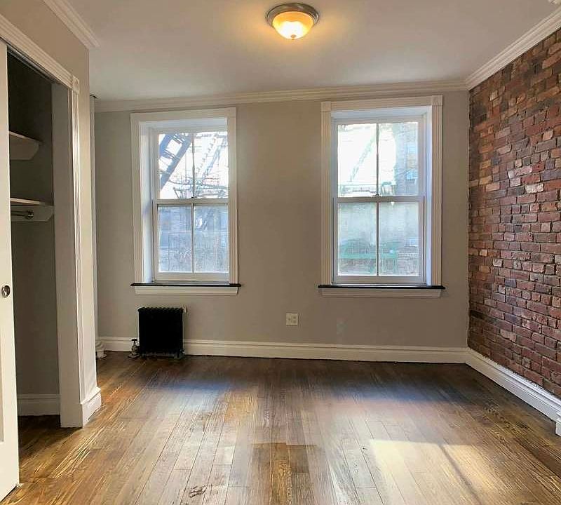 1st image of 121 Christopher St #8