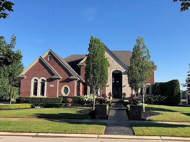 1st image of 48622 Stoneridge Dr