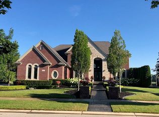 48622 Stoneridge Dr, Northville, MI