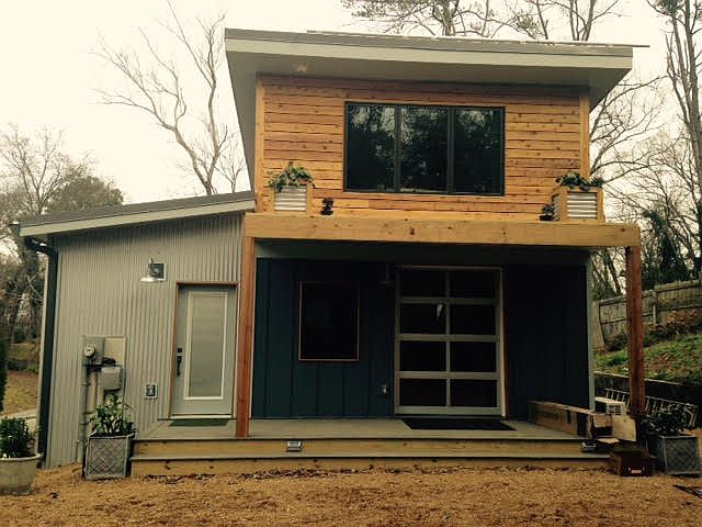 2nd image of 3202 Pinewood Ave