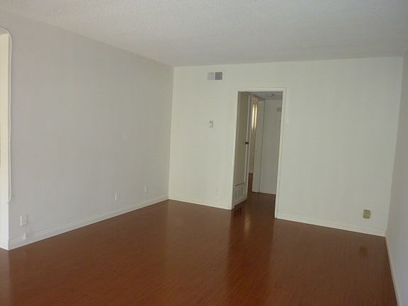 2nd image of 1020 College View Dr APT 1
