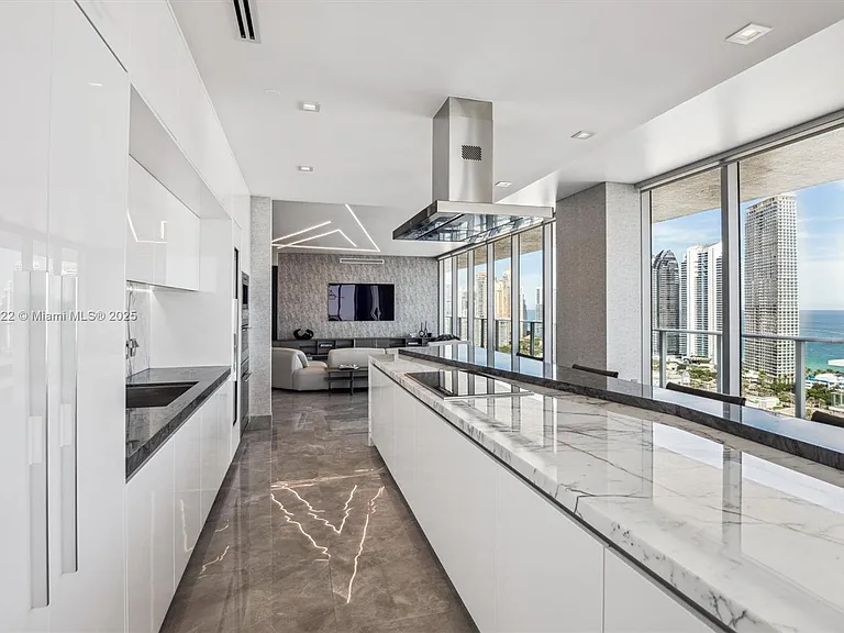330 Sunny Isles Blvd #5-UPH04 — Photo 7