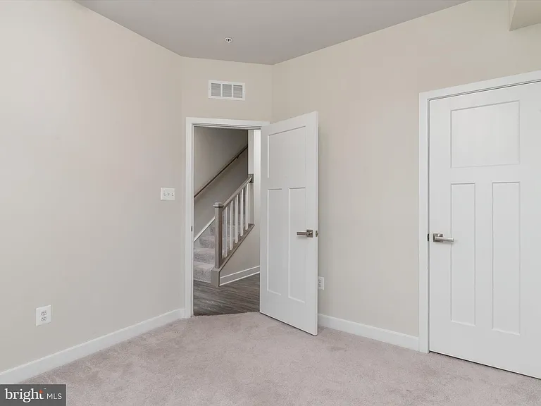 559 Levanna Lane Gln — Photo 6