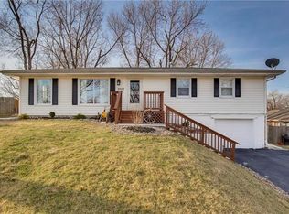 7303 NW 73rd St, Kansas City, MO 64152