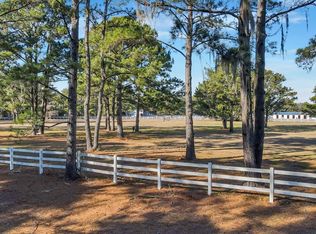 4 Lake Pamona Rd, Midway, GA 31320