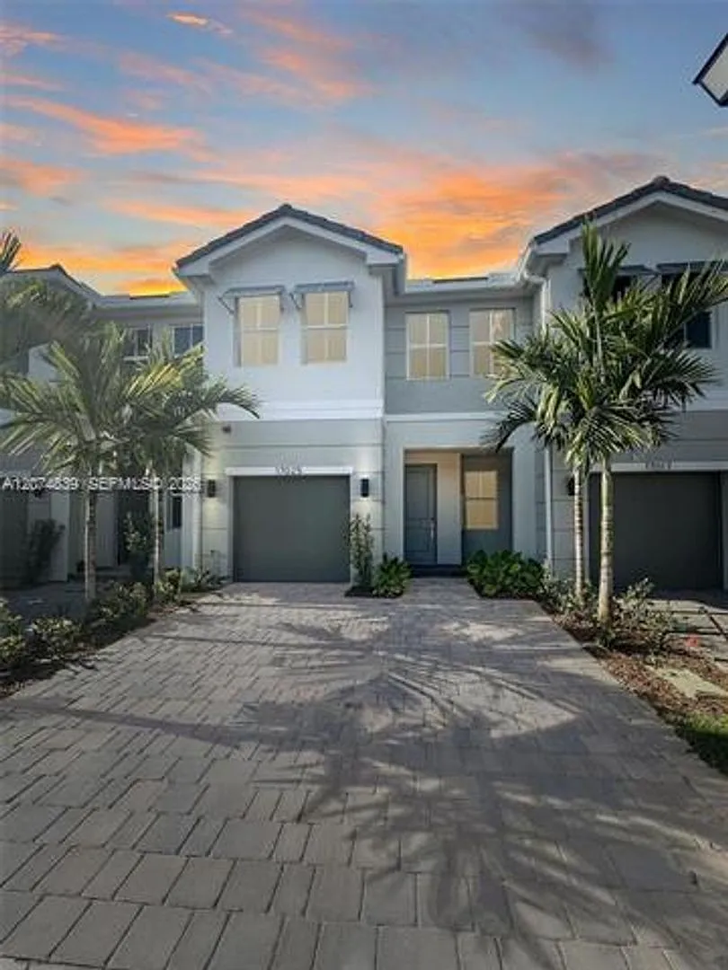 17025 SW 1st Street th 17025 Pembroke Pines, FL 33027 — Photo 2
