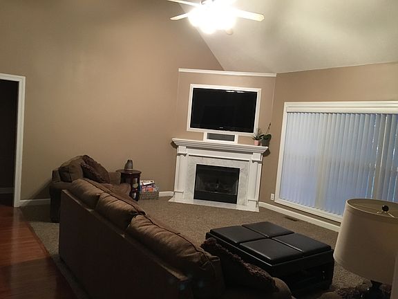 3rd image of 2727 Morton Ln