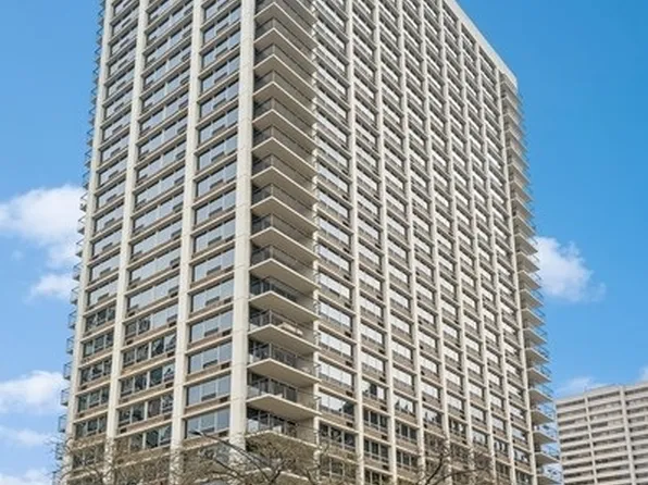 88 W Schiller St #1503L, Chicago, IL 60610