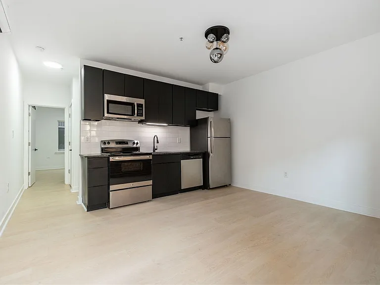 3003 Glenwood — Photo 74