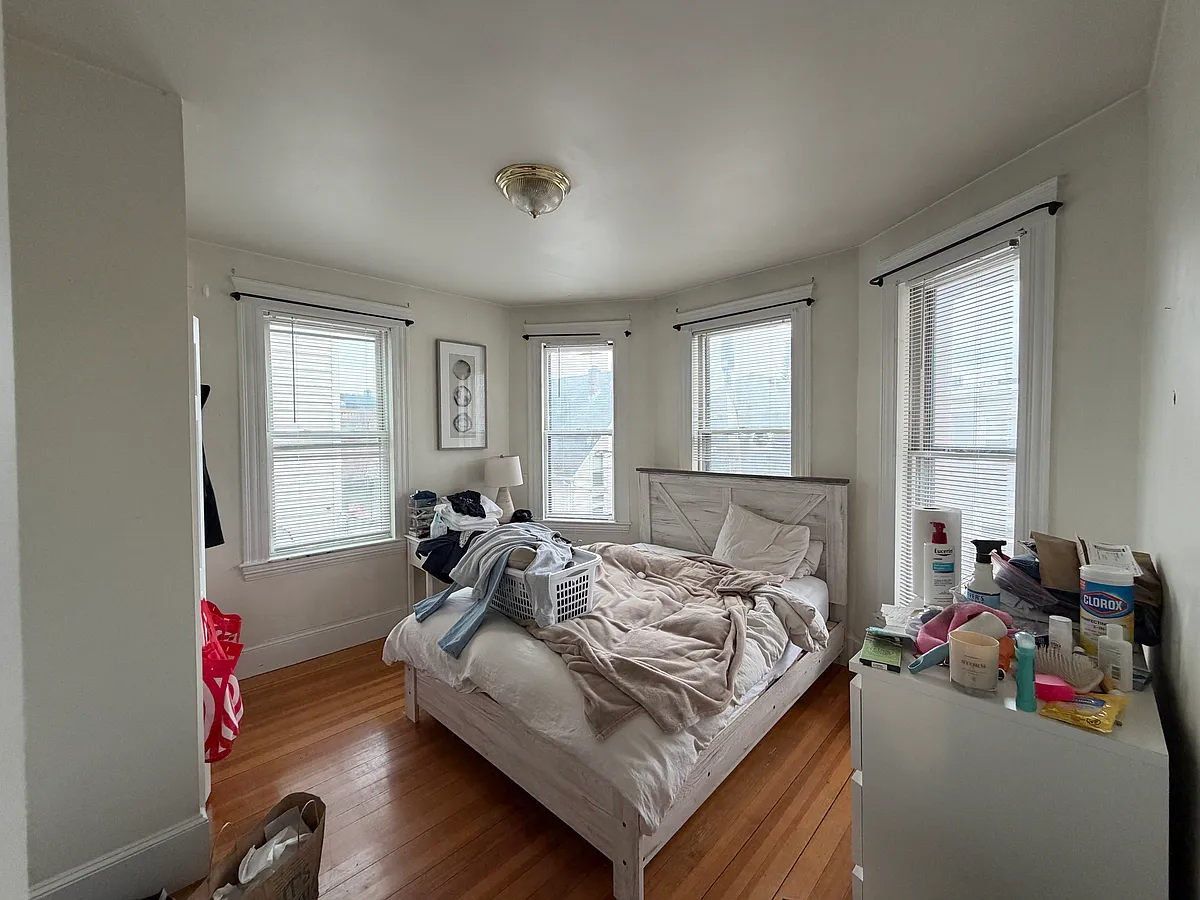 Building Photo - 361 Washington St #3R