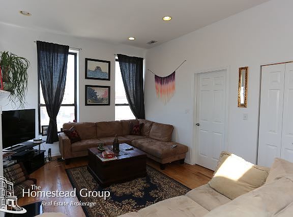 5th image of 1753 W Chicago Ave #3FRONT