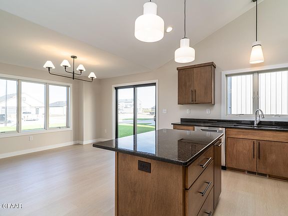 5th image of 6673 S 20th St