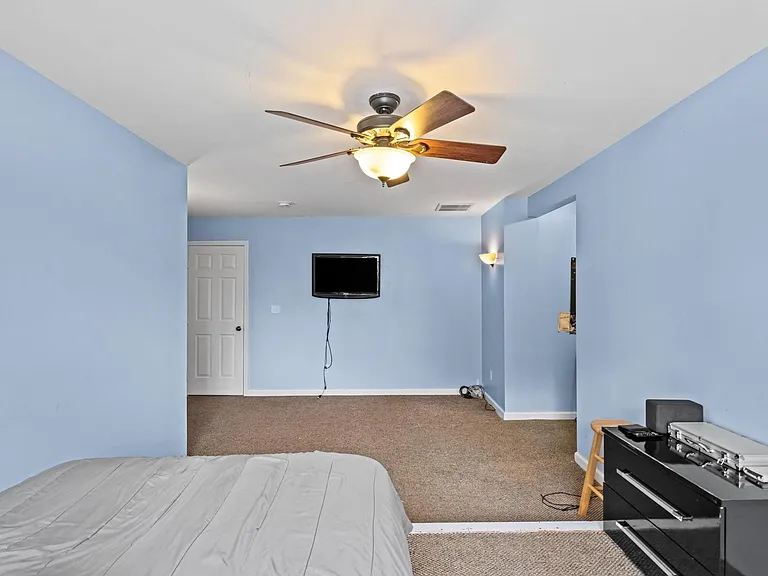 6601 Courtland St — Photo 16