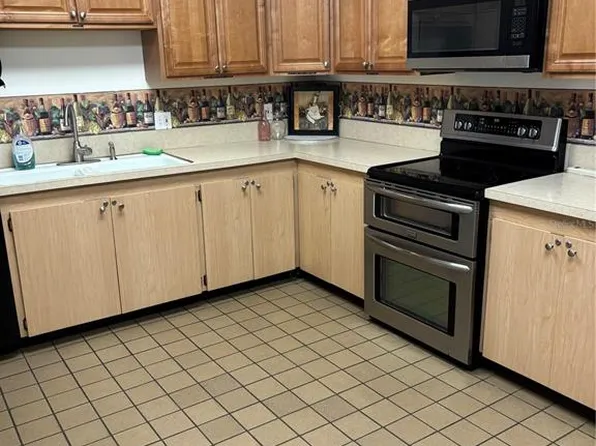 3357 38th St S APT A, Saint Petersburg, FL 33711