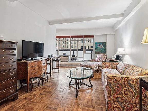 4th image of 750 Park Ave APT 11E